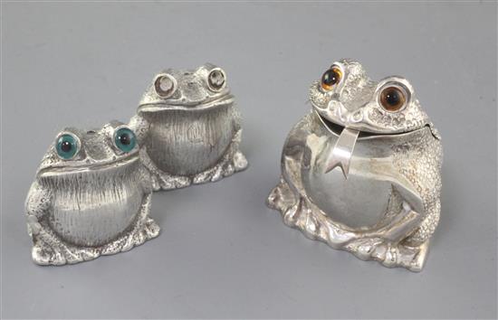A pair of modern novelty silver naturalistic frog condiments, Whitehill Silver & Plate Co, largest 52mm.